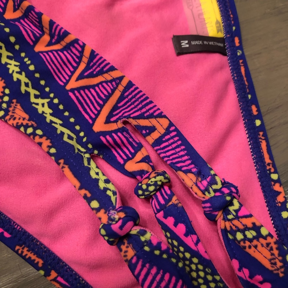 Bright Aztec patterned bikini bottom - Picture 4 of 4